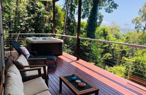 Rocky Point House | Sky: rainforest and ocean views with jacuzzi