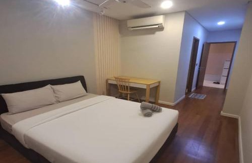 Kuala Lumpur City Centre Apartment | Sky suites klcc by Elham