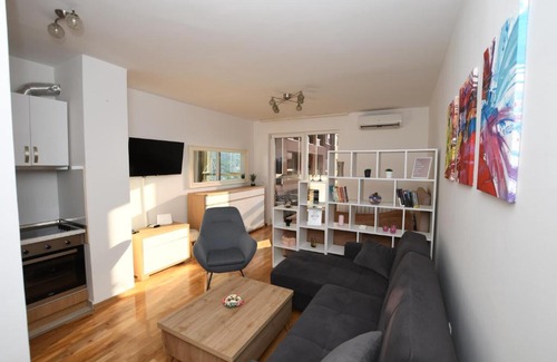 Alipasin Most Apartment | Sky Way Studio Apartment