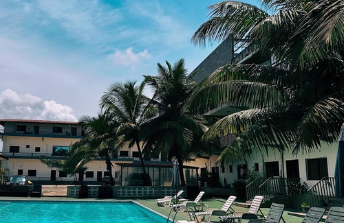 Monrovia Apartment | SkyBridge 2-Bedroom Apt. in central Monrovia with WiFi, Pool & Beach access.