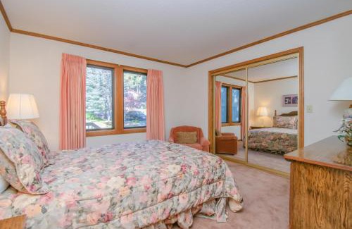 Skyland House | Skyland Retreat - Max nighttime occupancy of 8