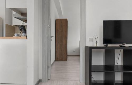 Vitan Apartment | SkyLawn Retreat Free Parking