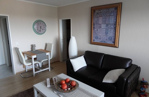 Bad Homburg v.d. Hoehe Condo | Skyline view and in 20 minutes in FFM, at the trade fair or on the Feldberg!