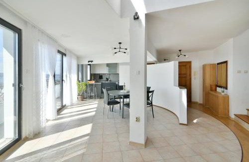 Primorski Apartment | Skyline Grand Penthous free parking