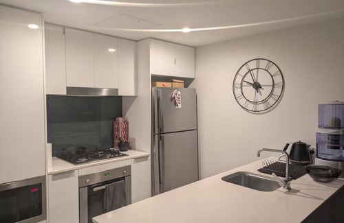 Teneriffe Apartment | Skyline views & Rooftop Pool in Trendy Newstead