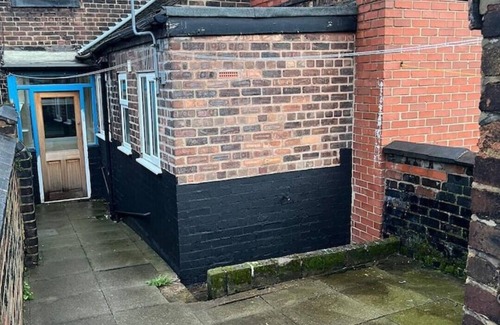 Stoke-on-Trent House | SkylinesAirbnb