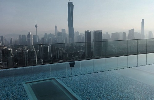 Brickfields Apartment | SkyPool Suite @ KL Sentral - Suite A
