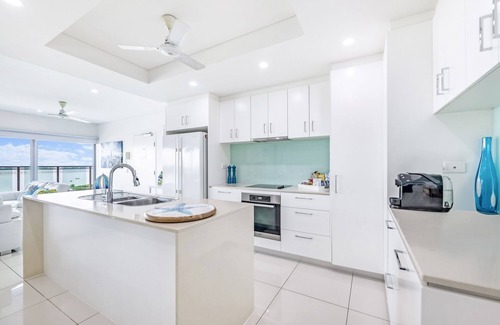 Darwin City Centre Apartment | Skytower Sea Views Apartment