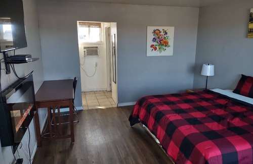 Melancthon Hotel | Skyview Motel