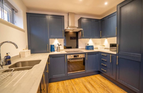 Crawley Apartment | Skyway First Floor Apartment is a 2 bedroom apartment with parking in Three Bridges