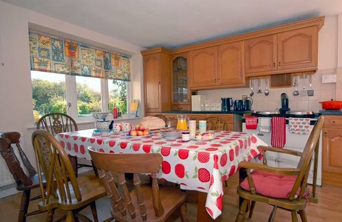 Southerndown Cottage | SLADE COTTAGE, pet friendly, with a garden in St Brides Major