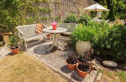 Southerndown Cottage | SLADE COTTAGE, pet friendly, with a garden in St Brides Major