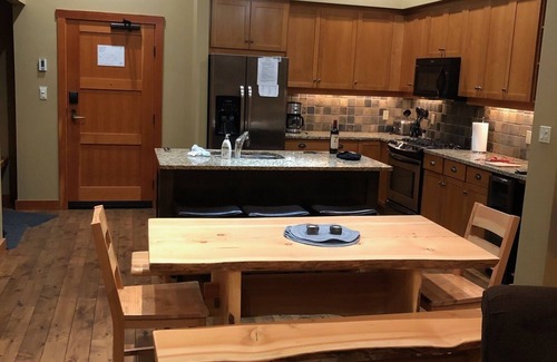 Rossland Condo | Slalom Creek At RED Mountain; Ski In/Ski Out