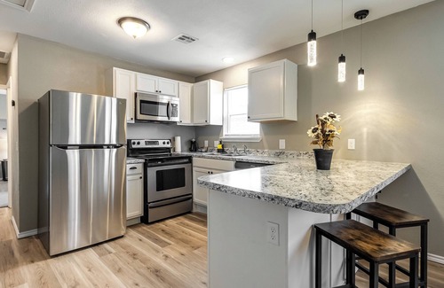 Bartlesville Apartment | Sleek 1 Bd Remodeled Apt. In the heart of Downtown
