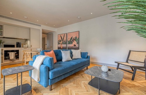 Westminster Apartment | Sleek apartment near Westminster Abbey