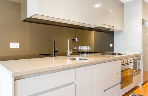 Chinatown Apartment | Sleek Chinatown Pad in the Heart of the CBD