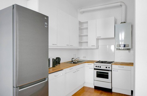 Grinzing Apartment | Sleek Döbling 1BR w/Elevator, near Spittelau & U6, by Blueground