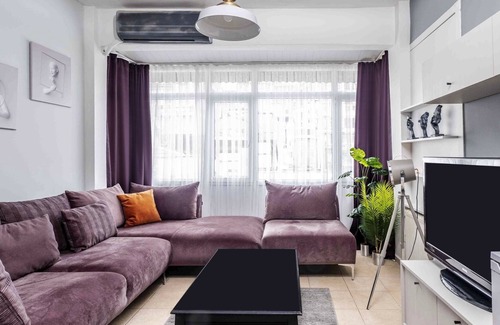Cihangir Apartment | Sleek Flat with Excellent View in Cihangir
