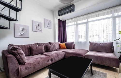 Cihangir Apartment | Sleek Flat with Excellent View in Cihangir