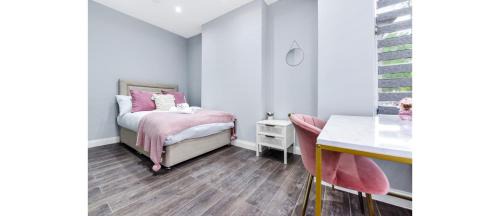 Peckham Rye Apartment | Sleek Modern 3BR Flat in Nunhead