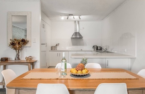 North Creek Apartment | Sleek, modern and comfortable, this is a beautifully appointed apartment.