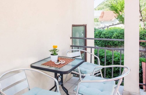 Lepetane Apartment | Sleek Studio Flat with Balcony near Beach in Tivat