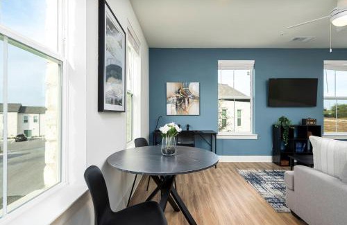 Pflugerville Apartment | Sleek Stylish Apartment in Prime Location