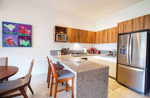 Diaz Ordaz Condo | Sleek Versalles 2BR Roma Encore