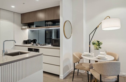 Brisbane Central Business District Apartment | Sleep 4 | Balcony Gym Pool | Connect to Casino