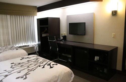 Lake Bluff Hotel | Sleep Inn near Great Lakes Naval Base