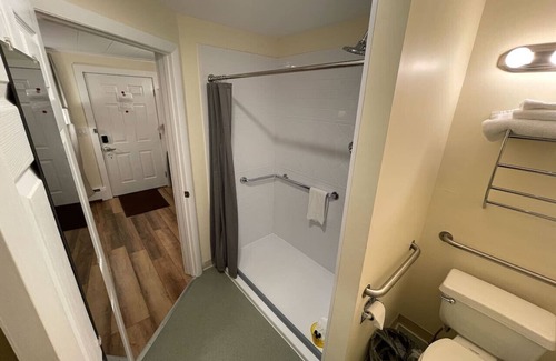 Woodstock Hotel | Sleep Woodstock Mobility Impaired Accessible Suite