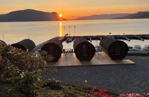 Hjelmeland Resort | Sleeping barrel lodge Smaken av Ryfylke Event AS, drives ikke som hotell