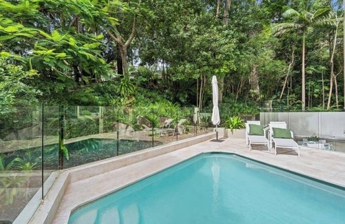 Noosa Heads Apartment | Sleeping up to 4 guests, is split over three levels and a private plunge pool