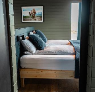 Hvolsvollur Apartment | Sleeping with the Horses