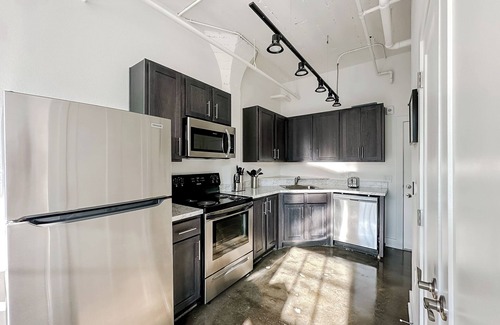 Old Town Apartment | Sleepover : Tasteful Studio + Parking - Wichita