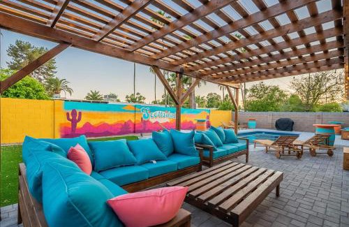Parkcrest House | Sleeps 10 with pool All new everything