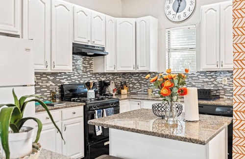 Denver Heights House | Sleeps 12 7 min to riverwalk