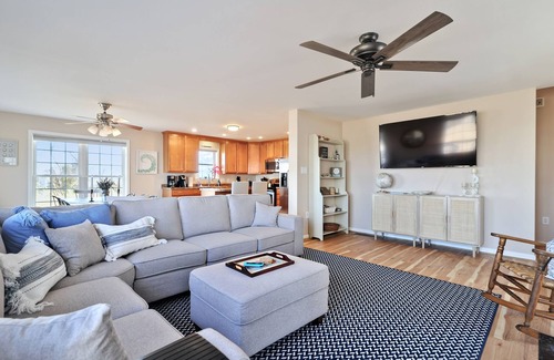 Frederica House | Sleeps 12. Near Bowers Beach, DE Turf, Speedway, AF Base, Casino. New Listing!