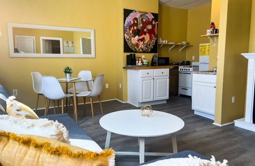 Jeannette Condo | Sleeps 14! 9 Beds and Bathrooms, Historic + WIFI!