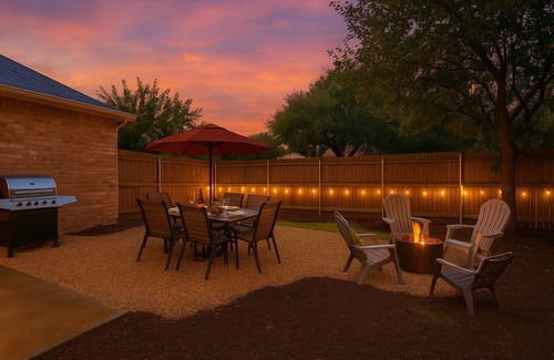 Frisco House | Sleeps 16 Game Room Firepit Grill Frisco