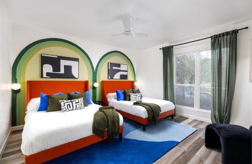 Hidden Creek House | Sleeps 18 Basketball Court Heated Pool Games
