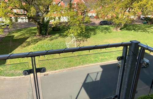 Acresford Apartment | Sleeps 4/6 pet Friendly Parking nr Nec/warwick uni