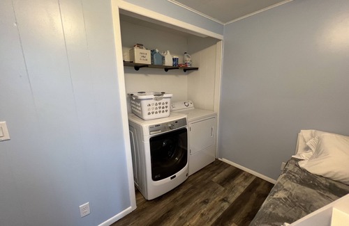 Argyle House | Sleeps 7. 3 bedrooms. 1 bath. Wheelchair accessible. Family friendly.