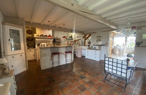 Montigny-sur-Vesle House | Sleeps 8 heated pool 20'from Reims and 45' from airport roissy 1h30 eurodisneyn
