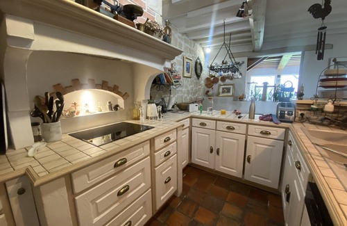 Montigny-sur-Vesle House | Sleeps 8 heated pool 20'from Reims and 45' from airport roissy 1h30 eurodisneyn