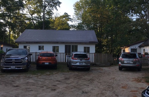 Wasaga Beach Cottage | Sleeps 8! Just a 2 Min. Walk to Beach 1