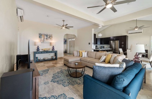 Green Cay Plantation Villa | Sleeps 9 - Generator - Central Location - POOL!