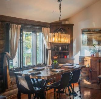 Allenspark House | Sleepy Hollow in Ferncliff - Hot Tub