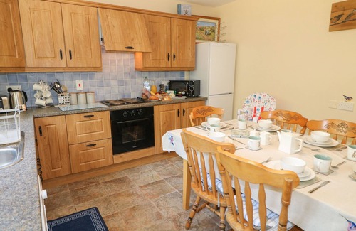 Magherafelt Cottage | SLIEVE GALLION COTTAGE, family friendly, with a garden in Moneymore
