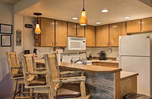 Brian Head Condo | Slopeside Condo with Hot Tub + Game Room Access!